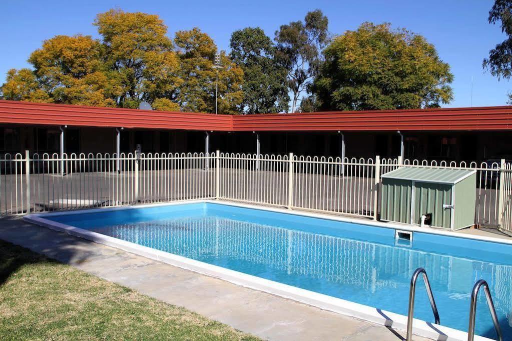 Border Motel Goondiwindi Bagian luar foto
